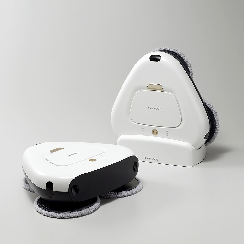 THREE SPIN ROBOT CLEANER