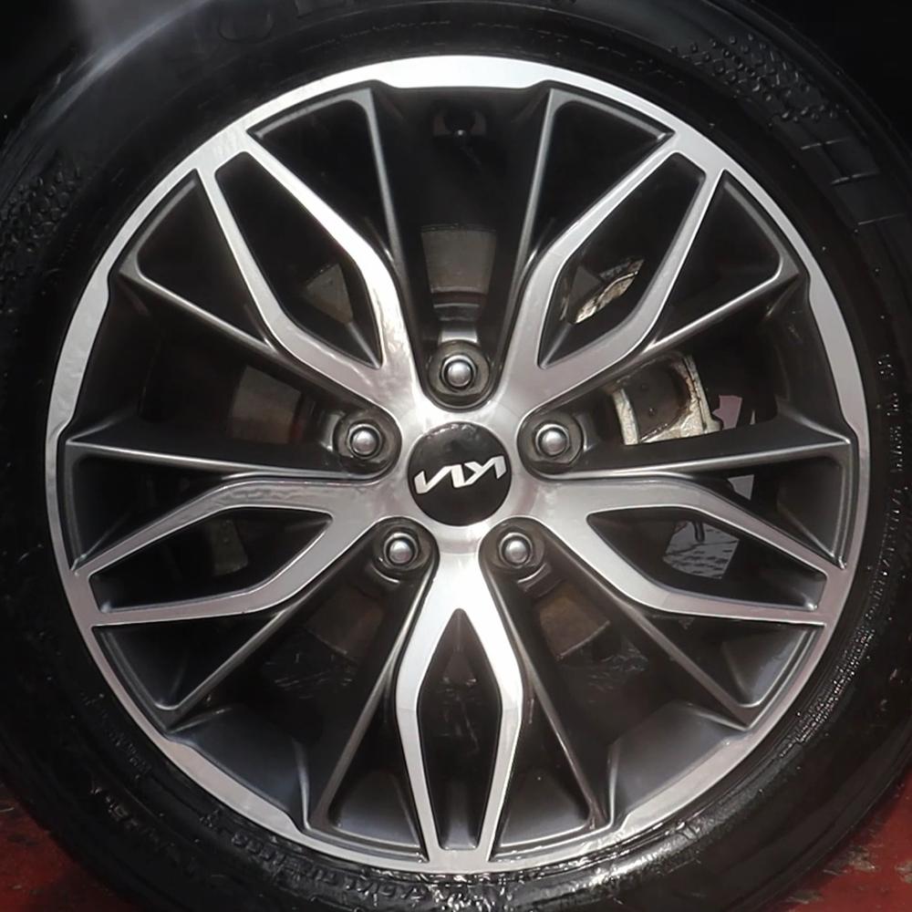 Car Wheel Cleaner with Iron Removal Function, pH7 Neutral