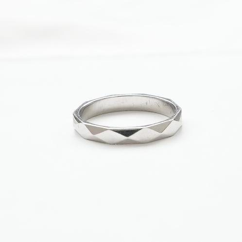 Diamond Pattern Silver Ring
